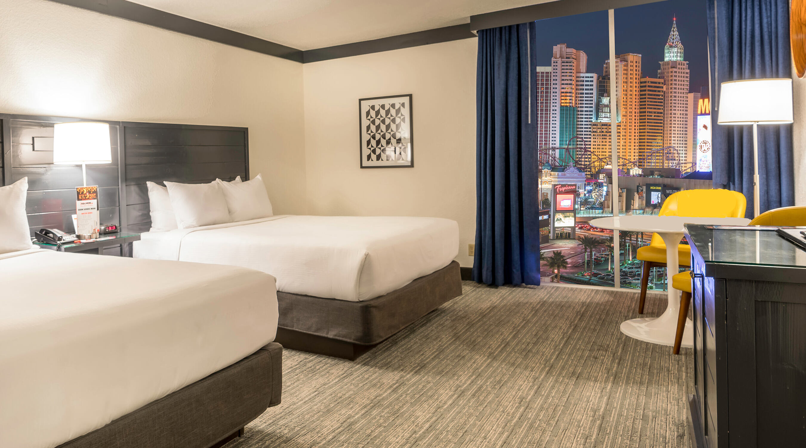 Strip View Queen Smoking